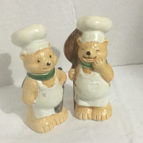 Vintage salt and pepper shakers - bear chefs , frying pan and pizza board-used. - Picture 8 of 8